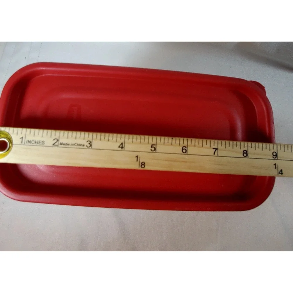 Rubbermaid ● 16.2 Cup Food Storage Container 3.8L Red Lid ● Made‎ in USA